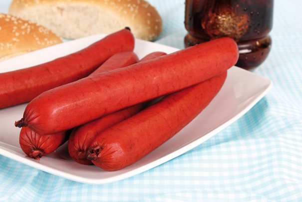 Röde Pölse är dansk motsvarighet till amerikansk hotdog. Huvudskillnaden är att Röde Pölse är den röda korven eftersom den doppas i ett rött färgämne. Korven säljs på en papptallrik med korvbröd, senap, ketchup o rostad lök med lite toppning över hela landet.