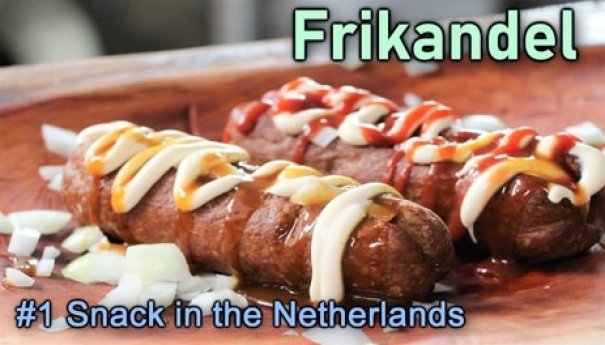 Frikandel är en holländsk korv och en av de mer populära snacksen i Nederländerna. Det är en skinnfri, kokt, friterad slags köttkorv och den är utsökt.