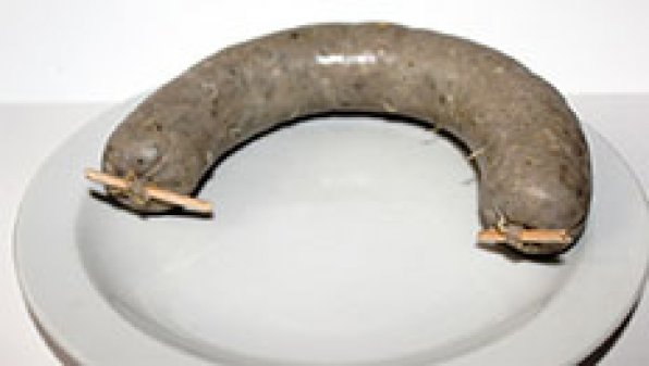 Bauer betyder ”bonde” och det finns ett antal korvar som har detta prefix: Bauernbratwurst, Bauerleberwurst, Bauerwurst. Bauernleberwurst är en leverkorv.
