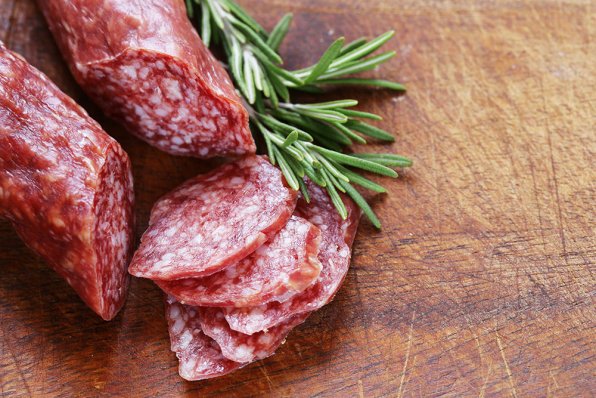 Braunschweiger torrkorv känd i Ryssland som Брауншвеигская колбаса.