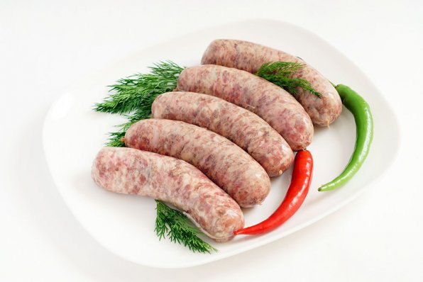 Det finns inget ovanligt med fläskkorv och varje land har sin version. Detta recept, som är modifierat för 1 kg korv totalt, har anpassats från British Manual of Army Catering Services.