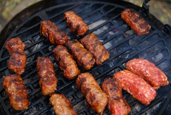 Mititei eller mici, båda rumänska ord som betyder 