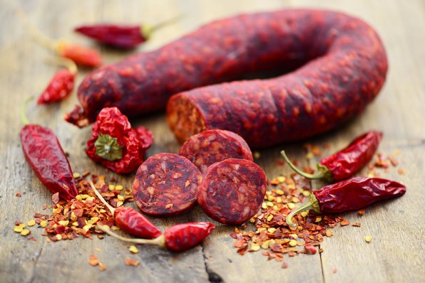 Chorizo Riojano (Chorizo de la Rioja) tillverkas i den autonoma regionen La Rioja i Spanien. Korven har tilldelats skyddad geografisk beteckning (PGI 2010).