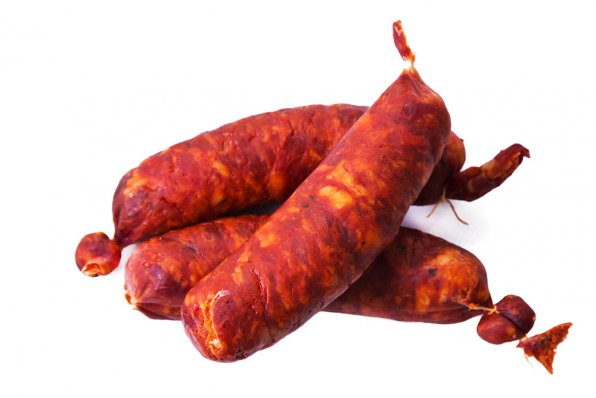 Chorizo Quzande de Bandeira är en kort fläskkorv som är populär i La Estrada, i provinsen Pontevedra i Galicien. Korven tillverkas av magert fläskkött, ryggfett och en klassisk galicisk kryddblandning: pimentón och vitlök.