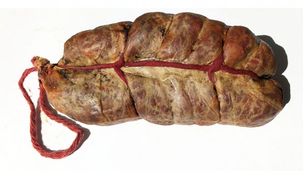 Bisbe, även känd som bull, är en katalansk kokt korv. Bisbe är gjord av kokt fläskkött, fett, tunga, ibland mage, och kryddad med salt, peppar och kryddor. Det är en korv med stor diameter som vanligtvis fylls i blindlock (caecum) av fläsk, ibland i urinblåsor. Bisbe är populär över hela Katalonien, inklusive Balearerna, och eftersom det finns många län så finns det otaliga variationer av korven; den kan göras med hjärta, njure, mjälte, hjärna, tunga, lever, bröd, ägg, ris, lök eller lite blod. Grundkryddan är salt och peppar, kanel och muskotnöt ingår ofta, ibland tillsätts saffran för gul färg. Ibland tillsätts svamp, paprika eller pistagenötter.