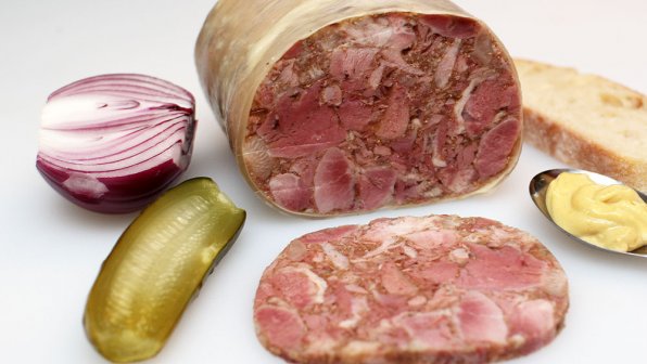 Hessische Sülzwurst är en tysk sylta från Hessen, en delstat i centrala Tyskland som är känd för sina skogar och Wiesbaden, en romersk kurort och numera delstatens huvudstad.