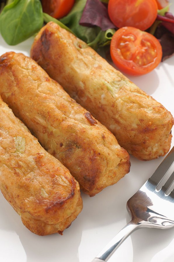 Glamorgan sausage, en traditionell walesisk vegetarisk korv, gjord på ost, purjolök och ströbröd. Korven stoppas inte i tarmar utan rullas till en cylindrisk form, doppas i ägg och paneras med brödsmulor. Korven har fått sitt namn från Glamorgan-osten som en gång i tiden tillverkades i Wales av mjölk från en boskapsras som också hette Glamorgan. Det finns få Glamorgan-nötkreatur kvar som kan producera mjölk för tillverkning av Glamorgan-ost i större skala. Caerphilly är dock mycket lik och används för att göra Glamorgan-korv.