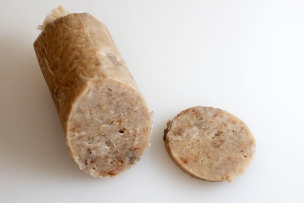Portugiserna gör goda korvar med fläsk och vetemjöl som kallas Farinheiras. I detta recept på fiskkorv används fisk istället för fläsk, men resultatet är detsamma - en fantastisk korv.