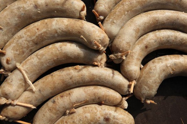 Leverkorv med ris är en populär korv i de östeuropeiska länderna. Ungerska Hurka, polska och tjeckiska / slovakiska leverkorvar är alla något liknande och de är alla läckra.