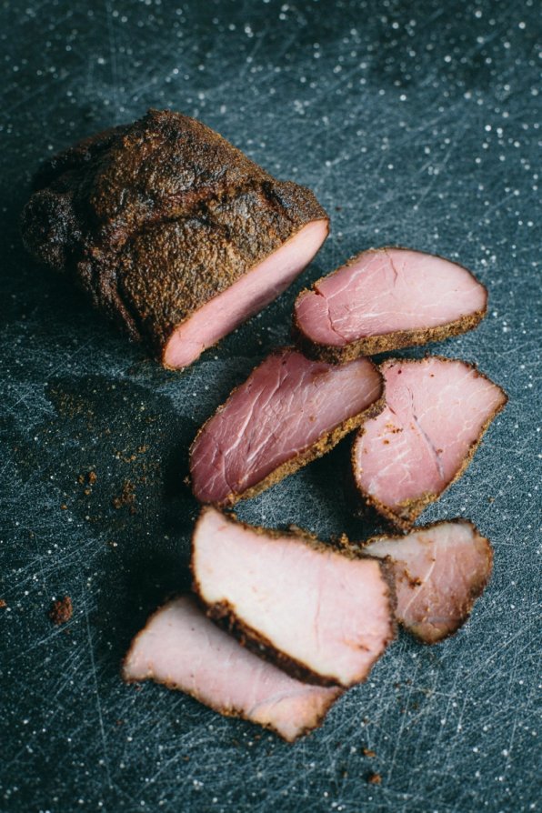Tasso, en starkt kryddad och kraftigt rökt fläskbog, ger många cajunrätter en unik smak. Tasso är kryddad med cayennepeppar och vitlök och kan ätas som den är, men används främst i grönsaksrätter, gumbos och soppor.