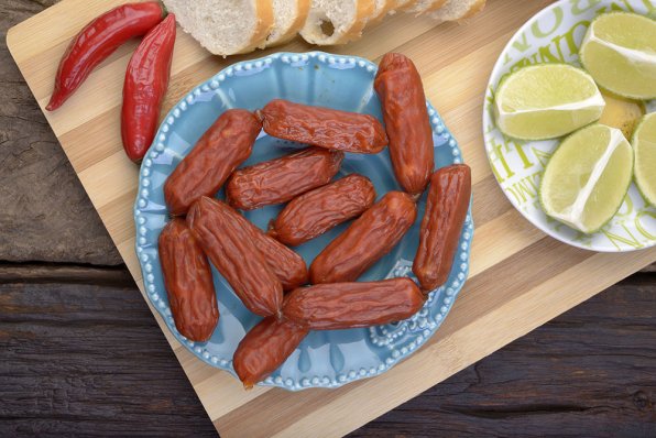 Linguiça är en rökt fläskkorv som är mycket populär i portugisisktalande länder.