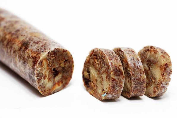 Brödpudding äts över hela världen. Den görs av vitt vetebröd eller brödrullar, mjölk, ägg, socker och smaksättare som honung, russin och vanilj. Mjölken har ersatts med kokosmjölk och honungen kan ersättas med lönnsirap. Brödpudding bakas i ugn, men genom att koka den i vatten får man ett utmärkt resultat.