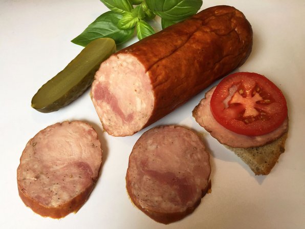 Polsk rökt korv av fläsk och nötkött från staden Żywiec, där Polens bästa öl, Żywiec, tillverkas.